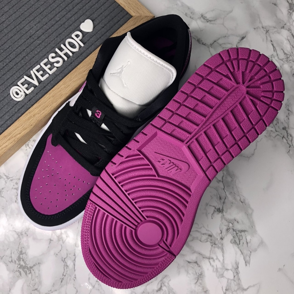 Jordan 1 Retro Low - Picture 4 of 4